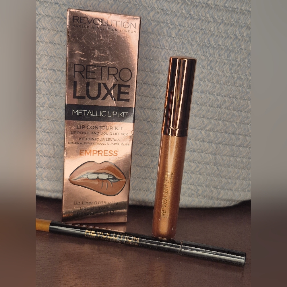 Revolution Gold Metallic Lipstick Luxe Shine